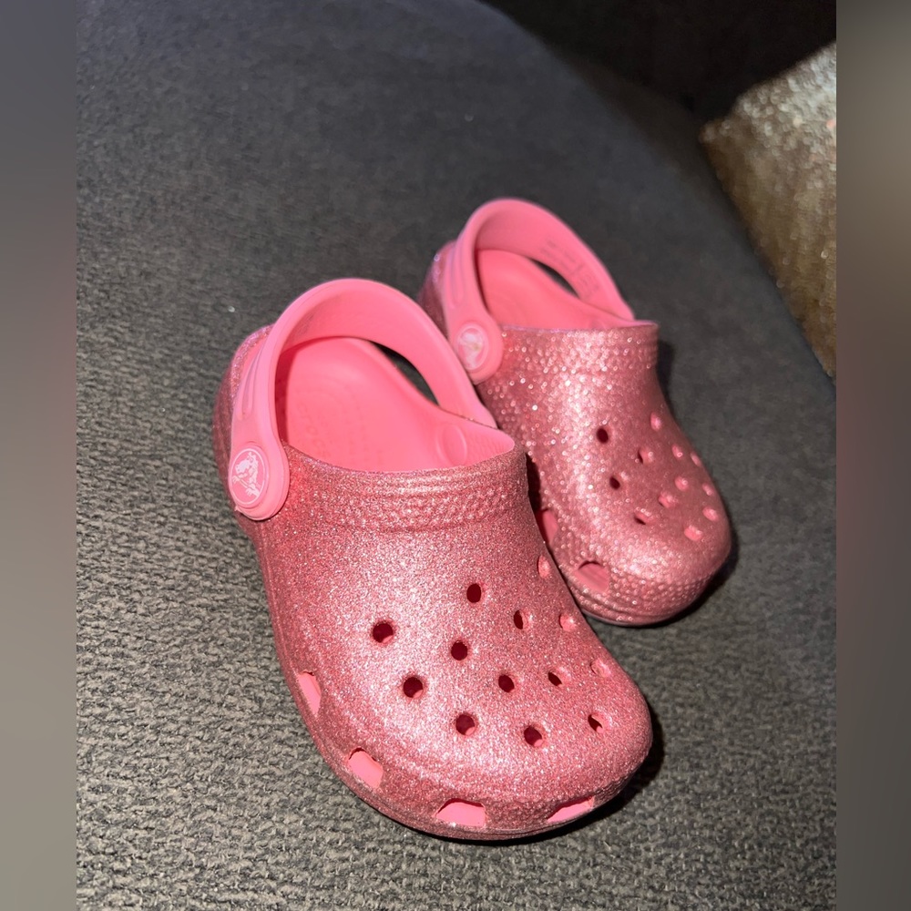 Toddler Classic glitter clog.